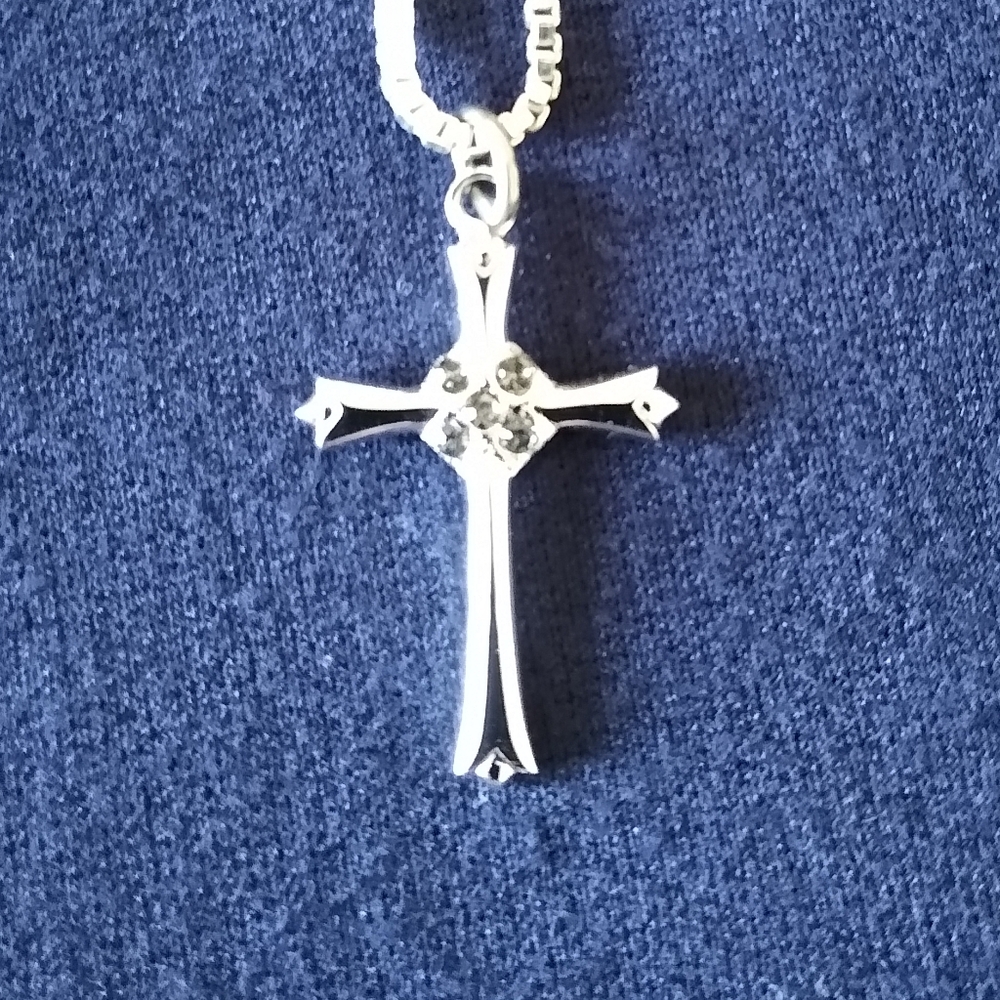 Elegant Silver Cross Pendant Necklace